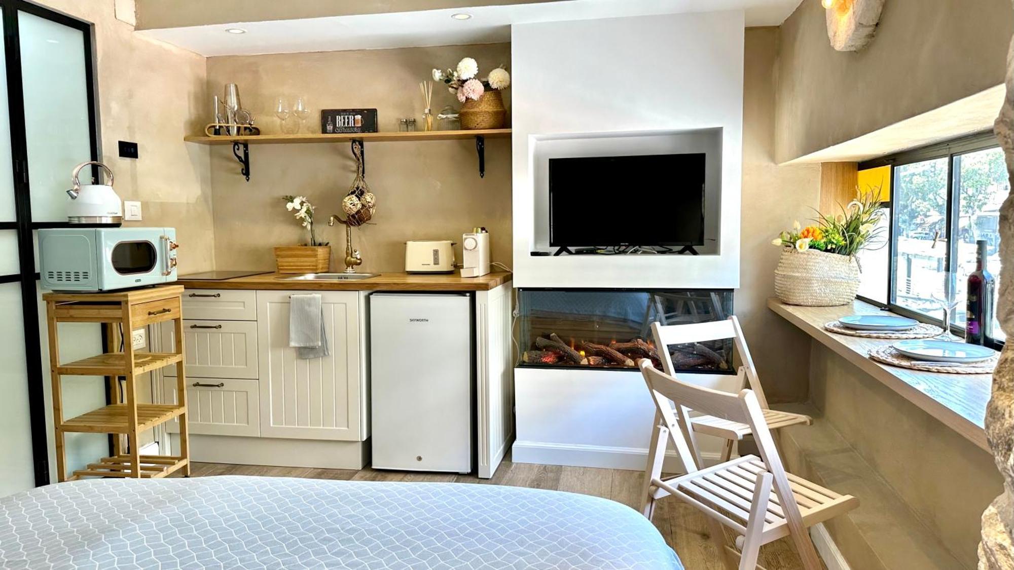 Boutique Apartment In Heart Of Хайфа Екстериор снимка