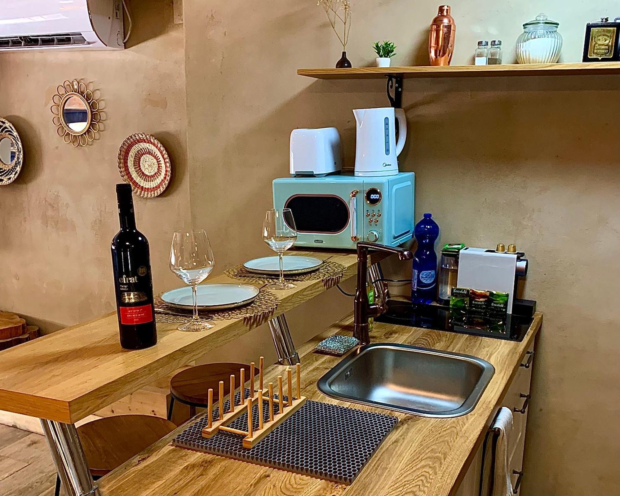 Boutique Apartment In Heart Of Хайфа Екстериор снимка