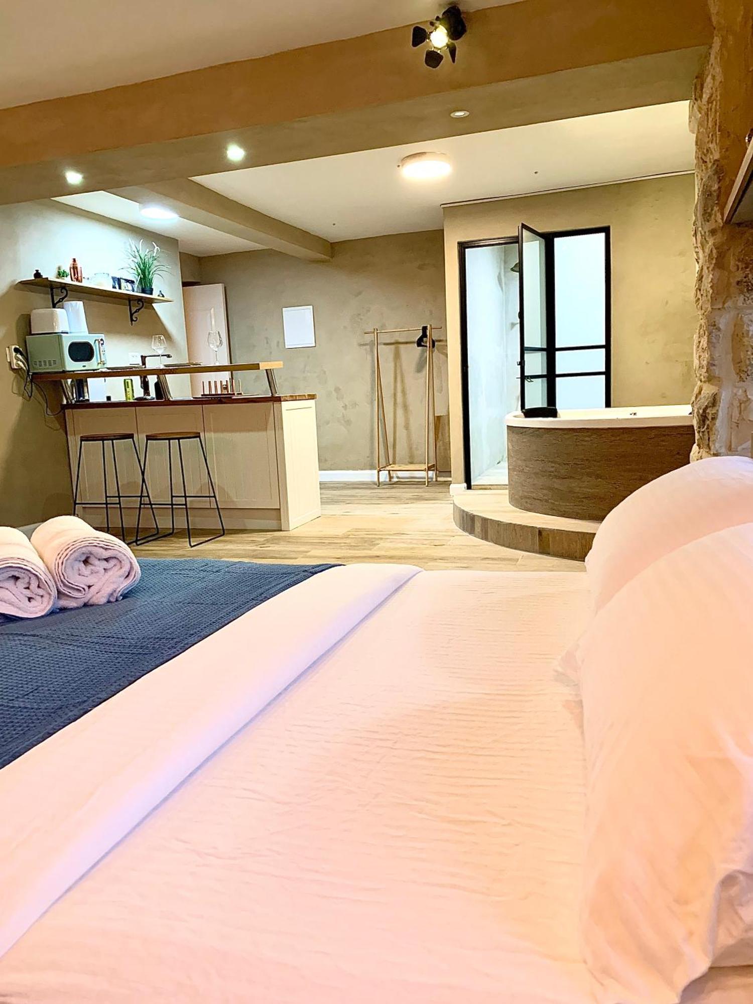 Boutique Apartment In Heart Of Хайфа Стая снимка