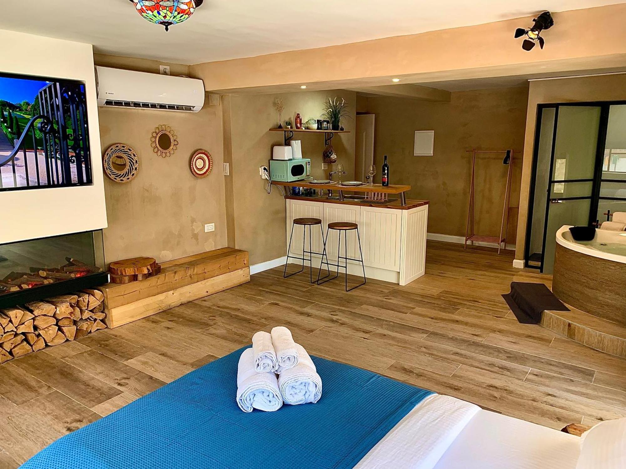 Boutique Apartment In Heart Of Хайфа Екстериор снимка